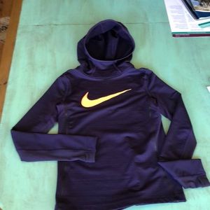 Girls Nike pro Hyperwarm Pullover, Size M